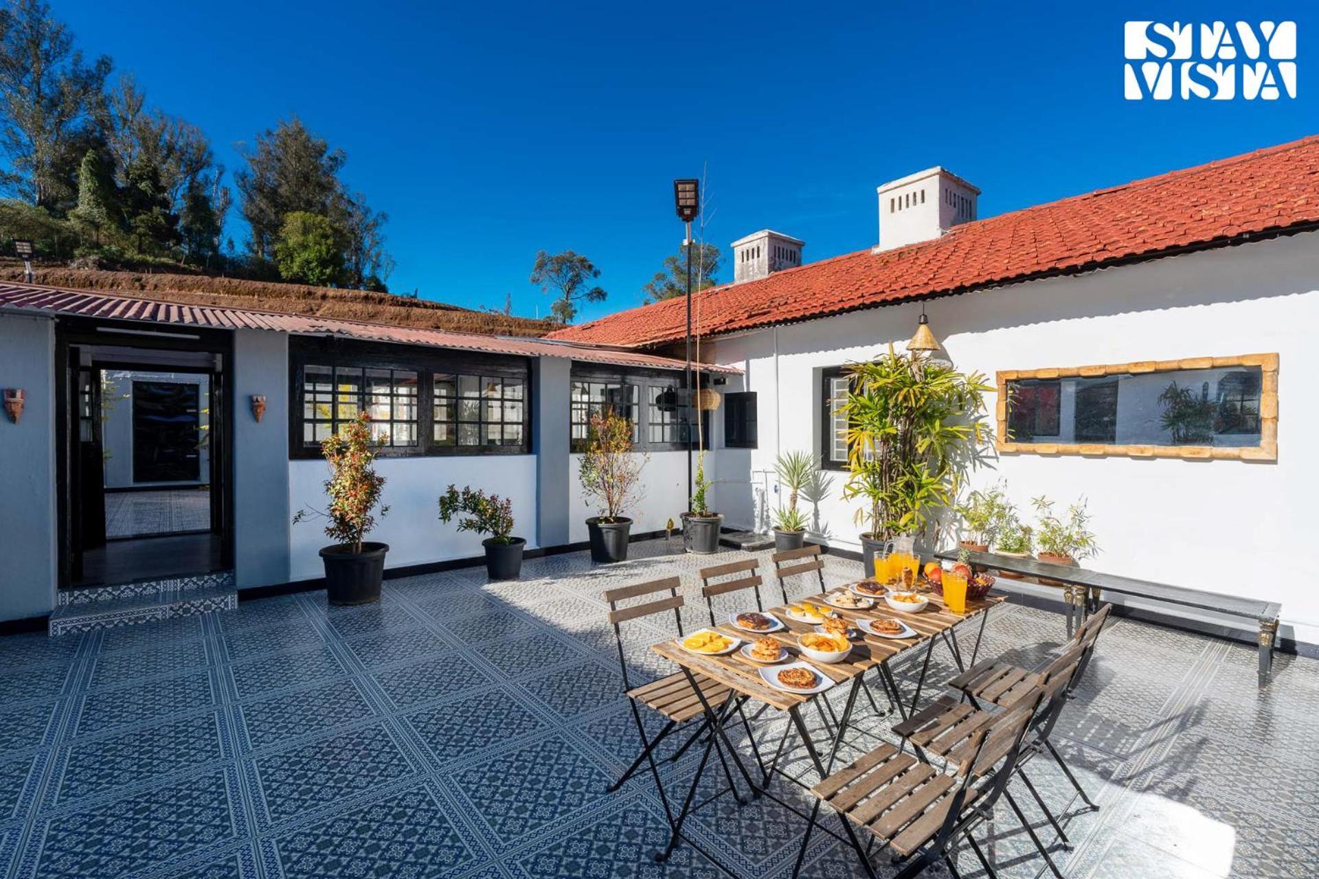 Stayvista At The Alcove With Breakfast & Bbq Grill Ooty Exterior foto